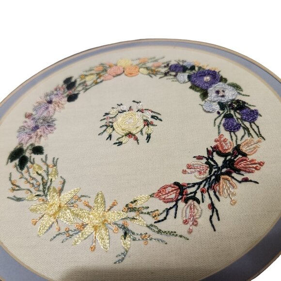 Vintage Framed Floral Embroidery Artwork - Picture 2 of 9